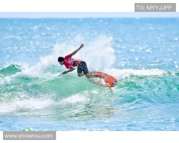 中国首位冲浪世界巡回赛选手晋级年度总决赛